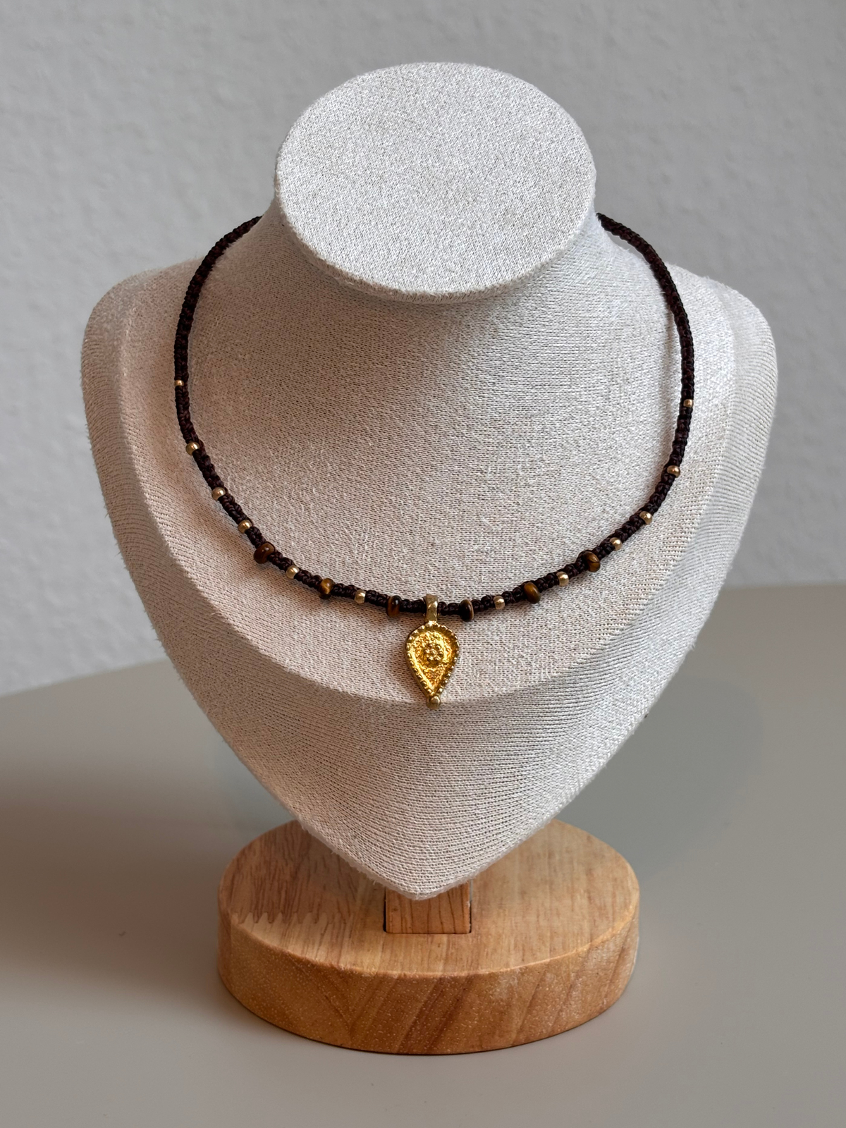 Makramee Kette Mary mit Tigerauge